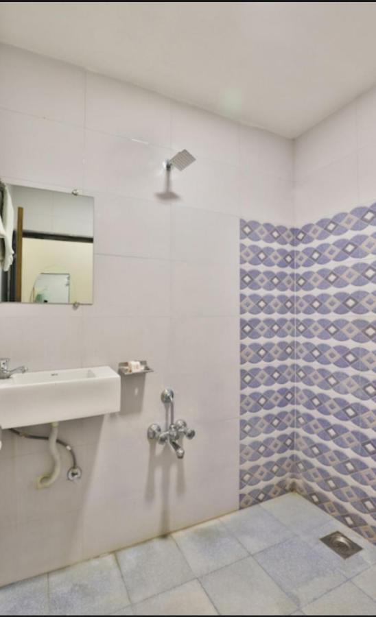 Hotel Shreenath Ahmedabad Exterior foto
